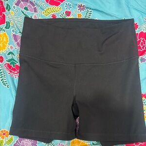 Yogalicious Lux yoga shorts size medium
